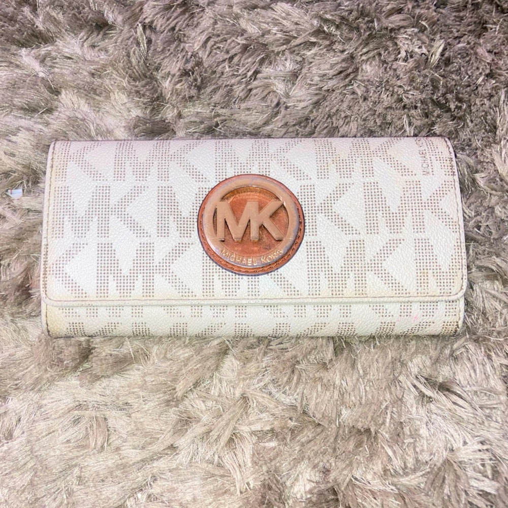 Michael kors wallet